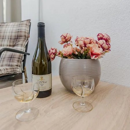 Jagunic By Interhome * Vir