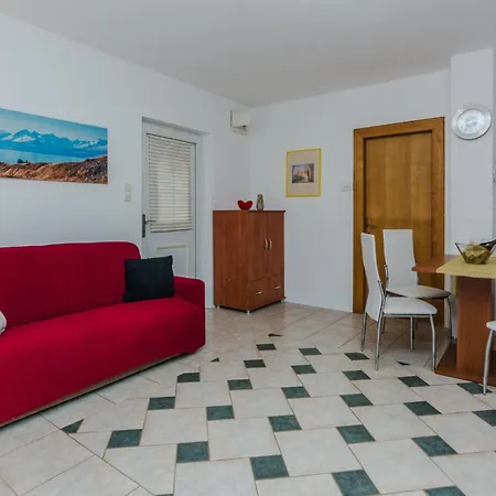 Jagunic By Interhome * Vir